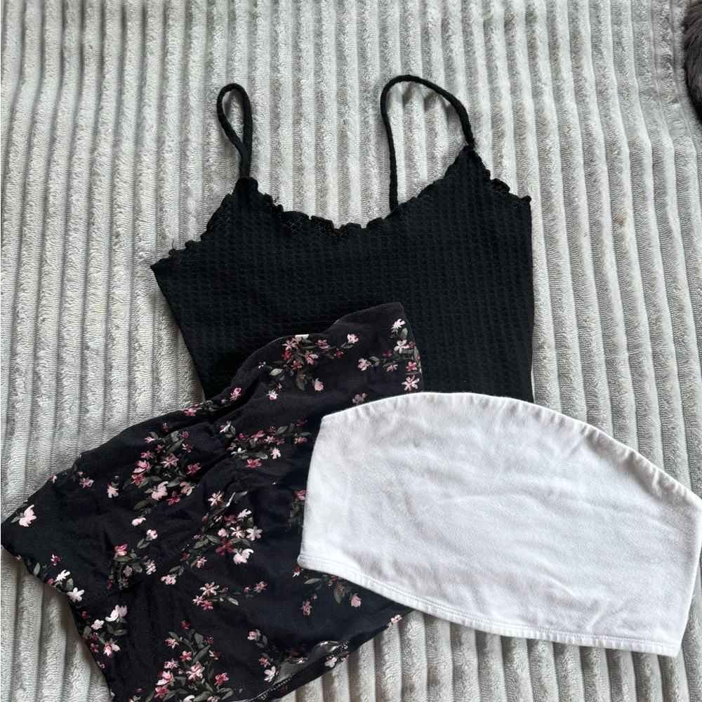 Sleeveless tops and camisole